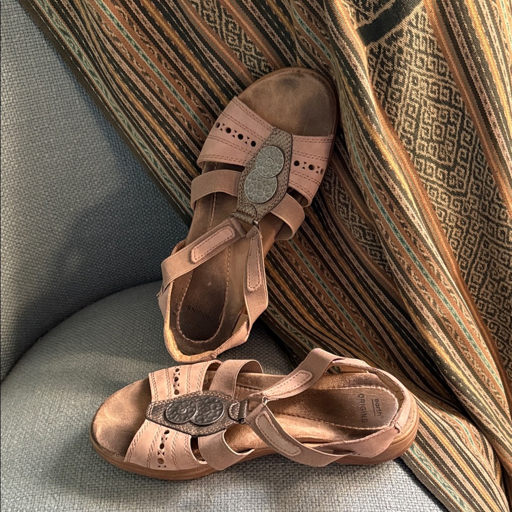 Earth Origins Women's Leather Tan Sandals